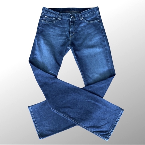 Lacoste Jeans with Croc on back pockets - Picture 6 of 11